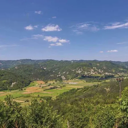 بيت للعطل Sussini Krbune