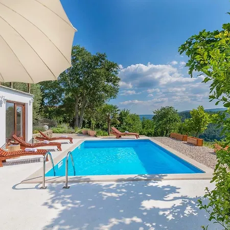 Semesterbostad Sussini *