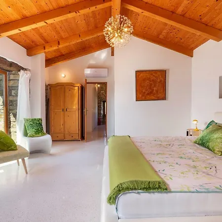 Sussini Holiday home *